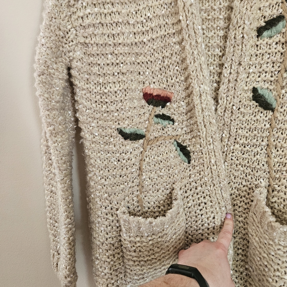 Alya Cream Oversized & Stretchy Open-Front Cardigan w/ Woven Flowers: Size LG - Picture 2 of 7